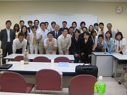 セミナー終了後の笑顔がとても印象的でした。さらにこの笑顔を伝染させていきたいと思いました。ありがとうです！