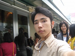とりあえずパシャっと撮っておきました。1人で撮ると「ちょっと変な目で見られるんですよね～（＾＾（笑）」