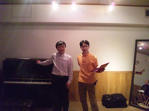 鈴木敬さんとパソコン