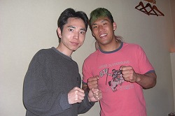前田慶次郎選手とガッツポーズ